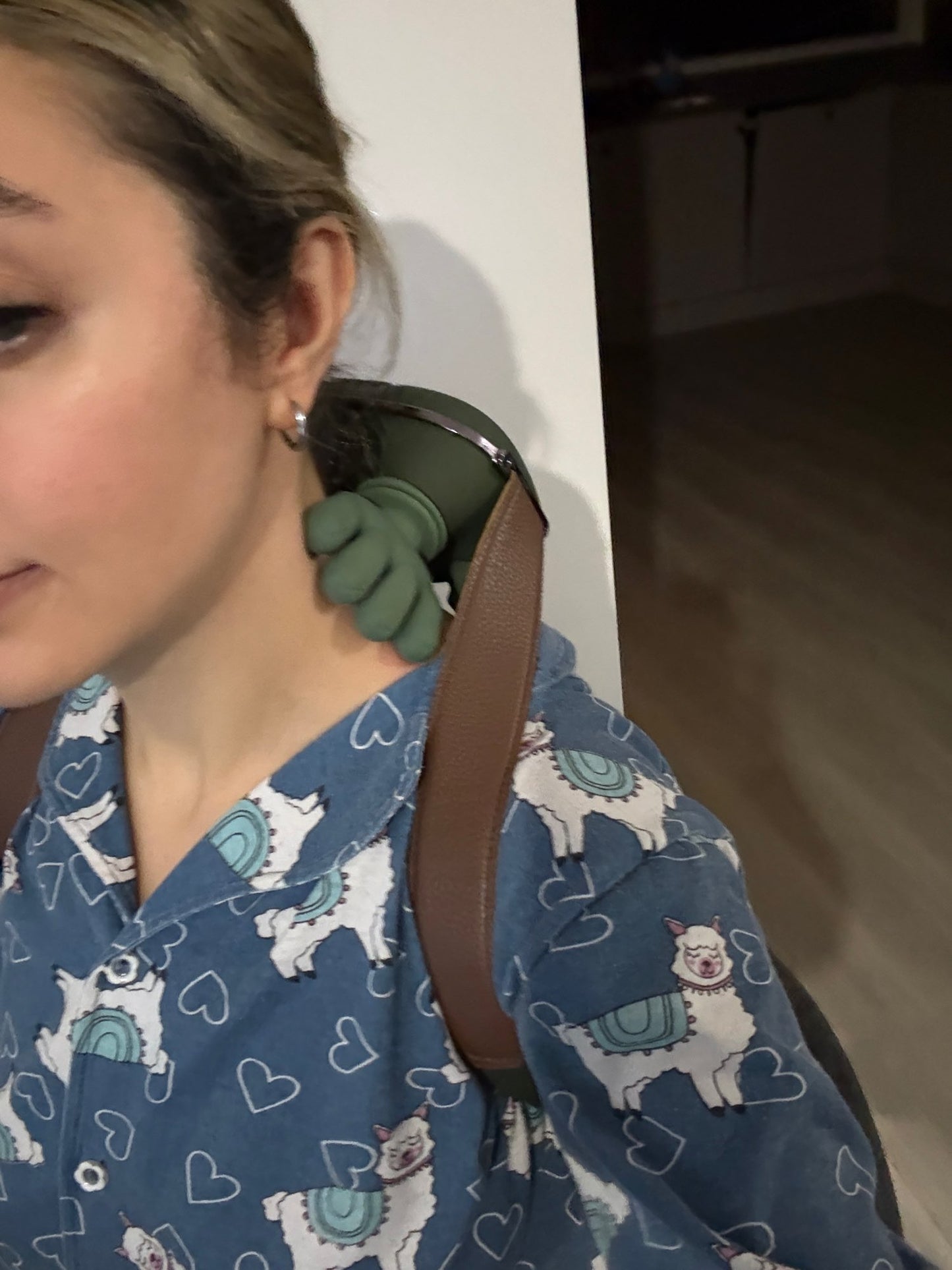 HANDWAVE by versealmax