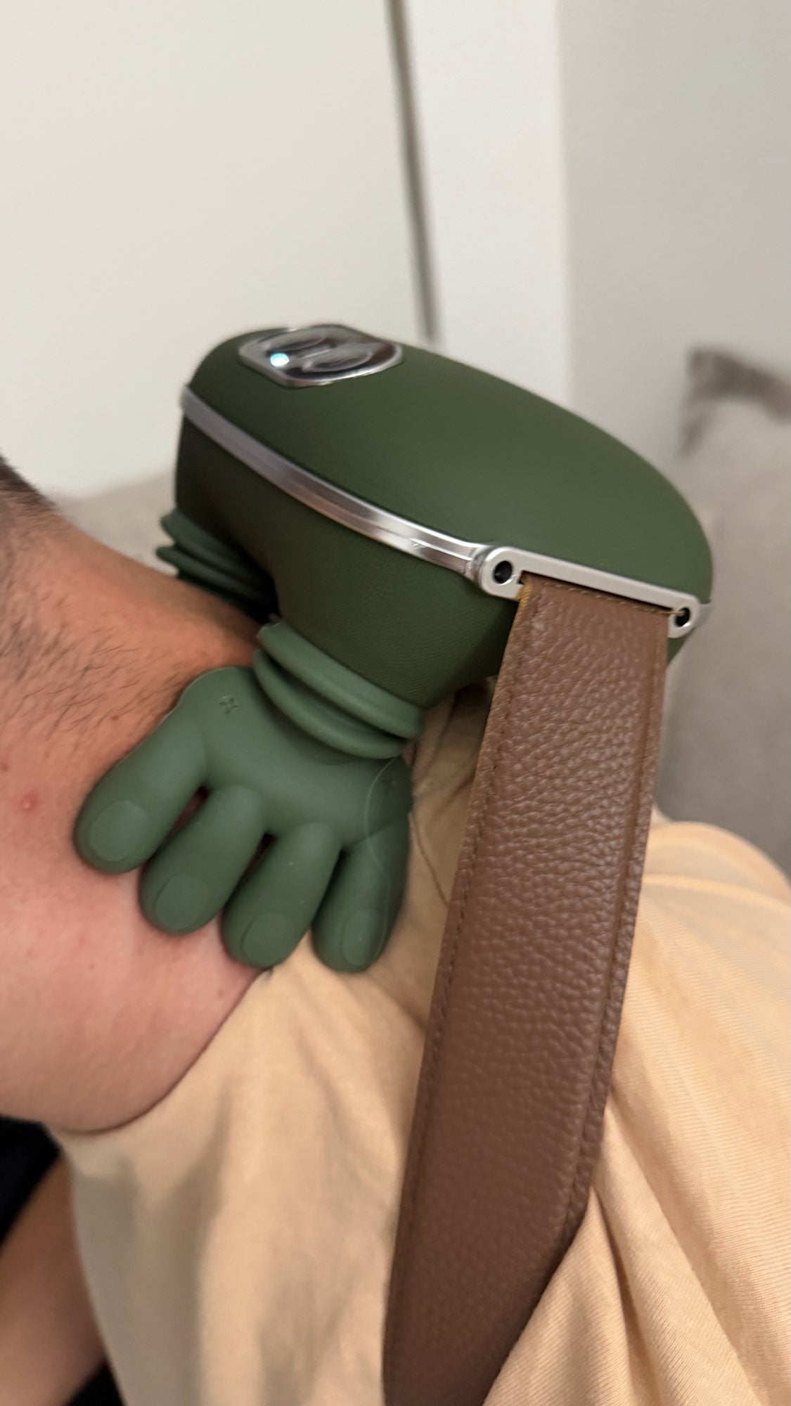 HANDWAVE by versealmax